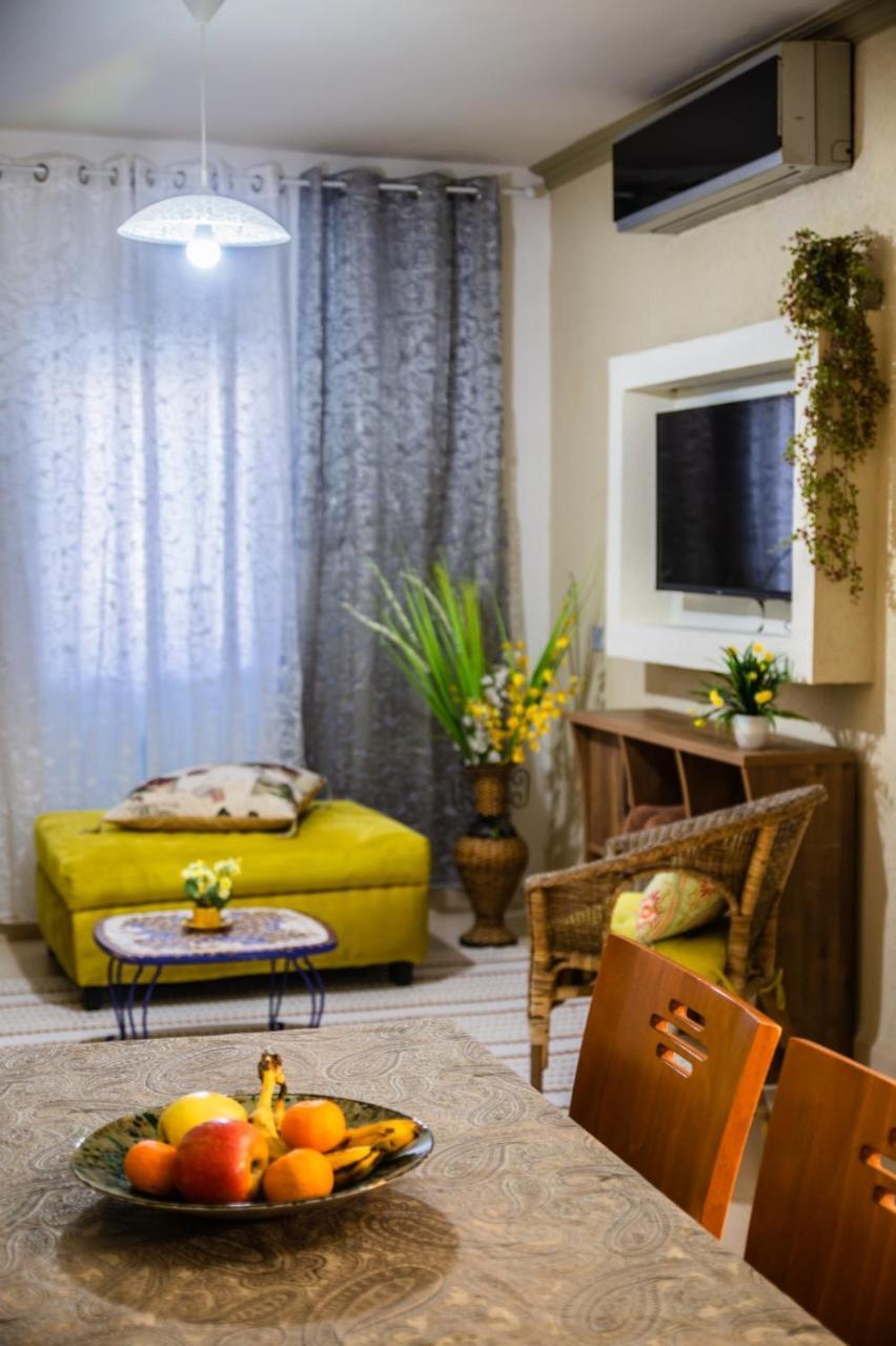 Ferienwohnung אצלנו - בגליל העליון Kirjat Schmona Exterior foto